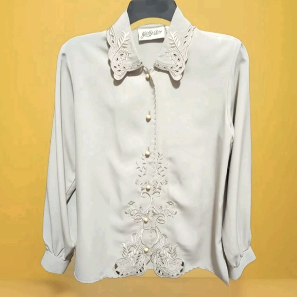 Yves St Clair 6 Shirt Top Blouse Tan/Light brown Embroidered Front Long Sleeve - Picture 1 of 11